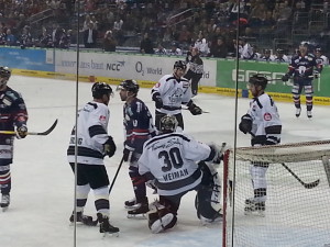 Nürnbergs Keeper Tyler Weiman bekam schon im ersten Drittel jede Menge zu tun und musste drei Gegentore hinnehmen. (Foto: eisbaerlin.de/walker)