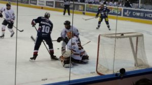 Im Schlussdrittel konnten die Eisbären Felix Brückmann endlich überwinden. (Foto: eisbaerlin.de/Walker)